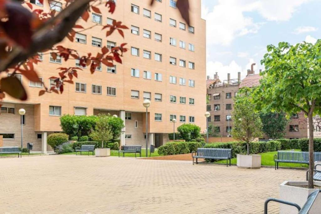 Impresionante Apartamento De 4 Dormitorios 3 Banos Y 2 Plazas De Garaje Madrid Bagian luar foto