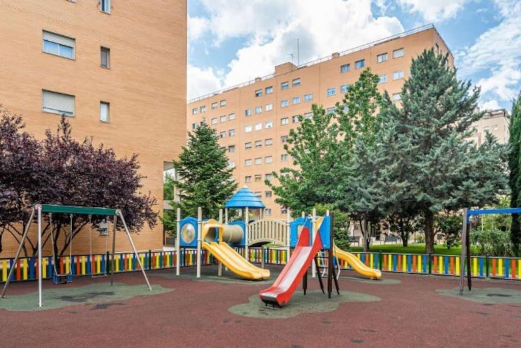 Impresionante Apartamento De 4 Dormitorios 3 Banos Y 2 Plazas De Garaje Madrid Bagian luar foto