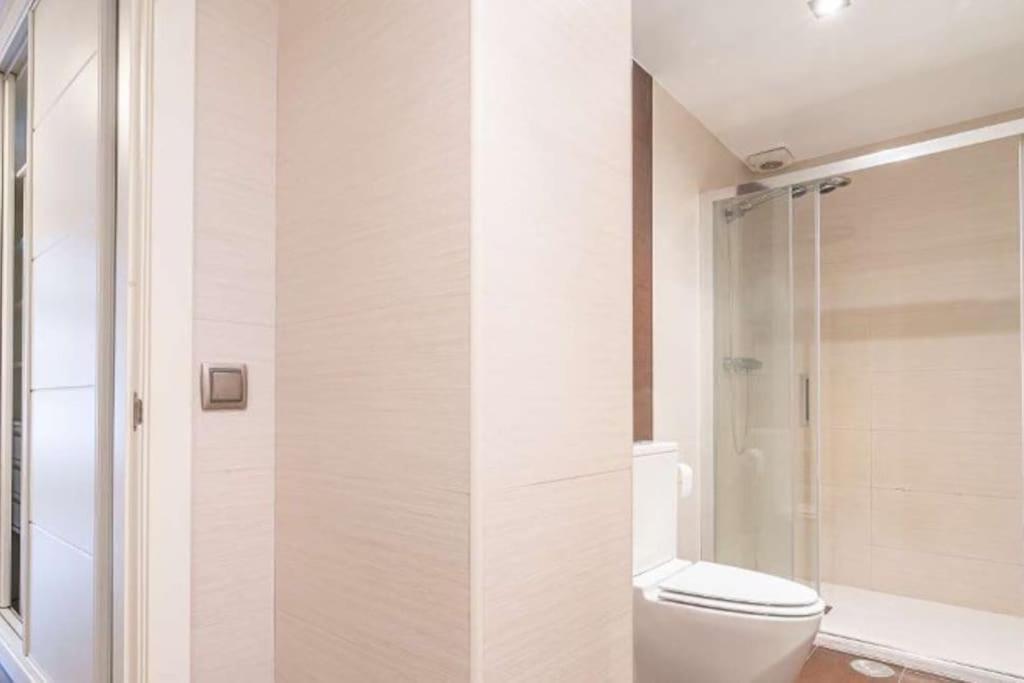 Impresionante Apartamento De 4 Dormitorios 3 Banos Y 2 Plazas De Garaje Madrid Bagian luar foto