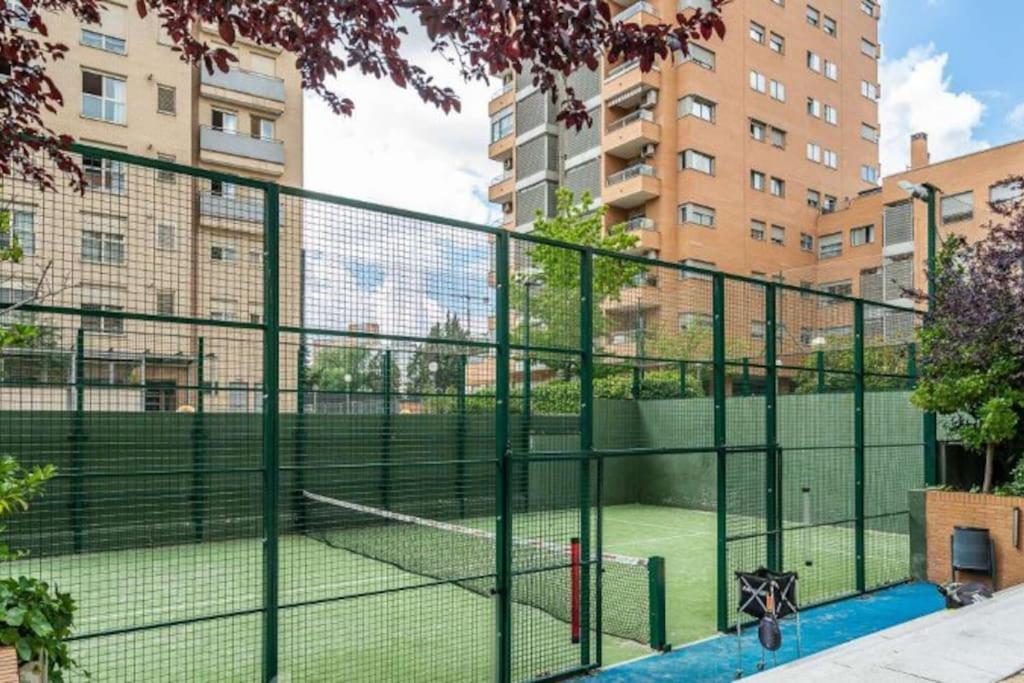 Impresionante Apartamento De 4 Dormitorios 3 Banos Y 2 Plazas De Garaje Madrid Bagian luar foto